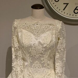 Vintage Cream Lace Wedding Dress